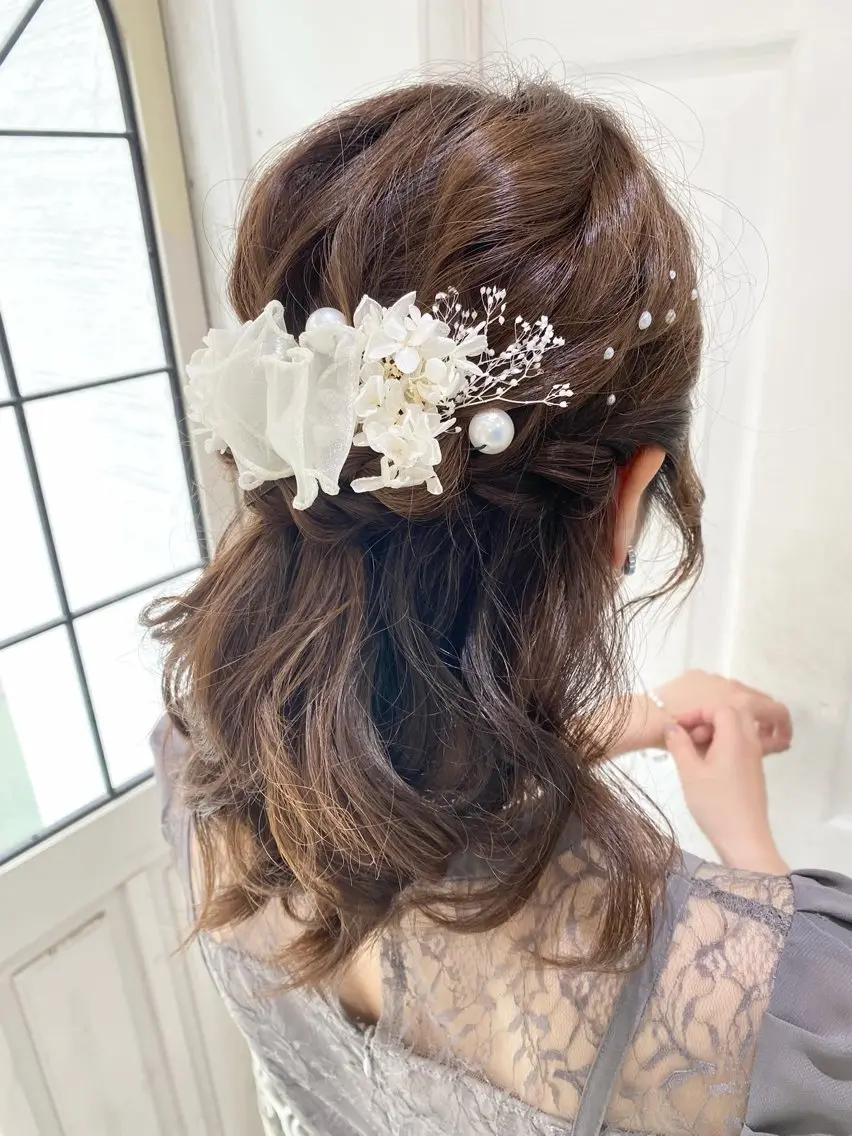 ヘアアレンジ ハーフアップ ヘアセット uros.中目黒 moekaのヘアスタイル