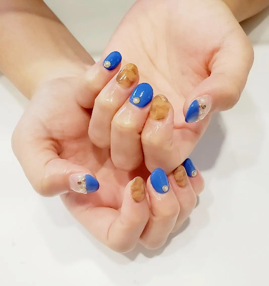 ネイル べっ甲ネイル ブルー 早坂  のネイルデザイン