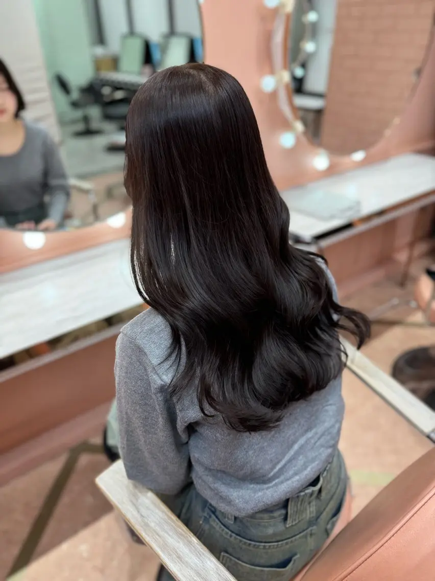 ロング カラー 🇰🇷韓国風ハイ トーンKANA🖤のヘアスタイル