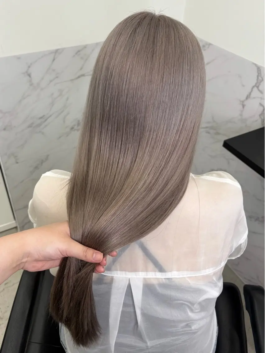 ロング カラー ブリーチ ケアブリーチ デザインカラー ハイトーンカラー トリートメント ヘアカラー ブリーチカラー/ デザインカラー/栄のヘアスタイル