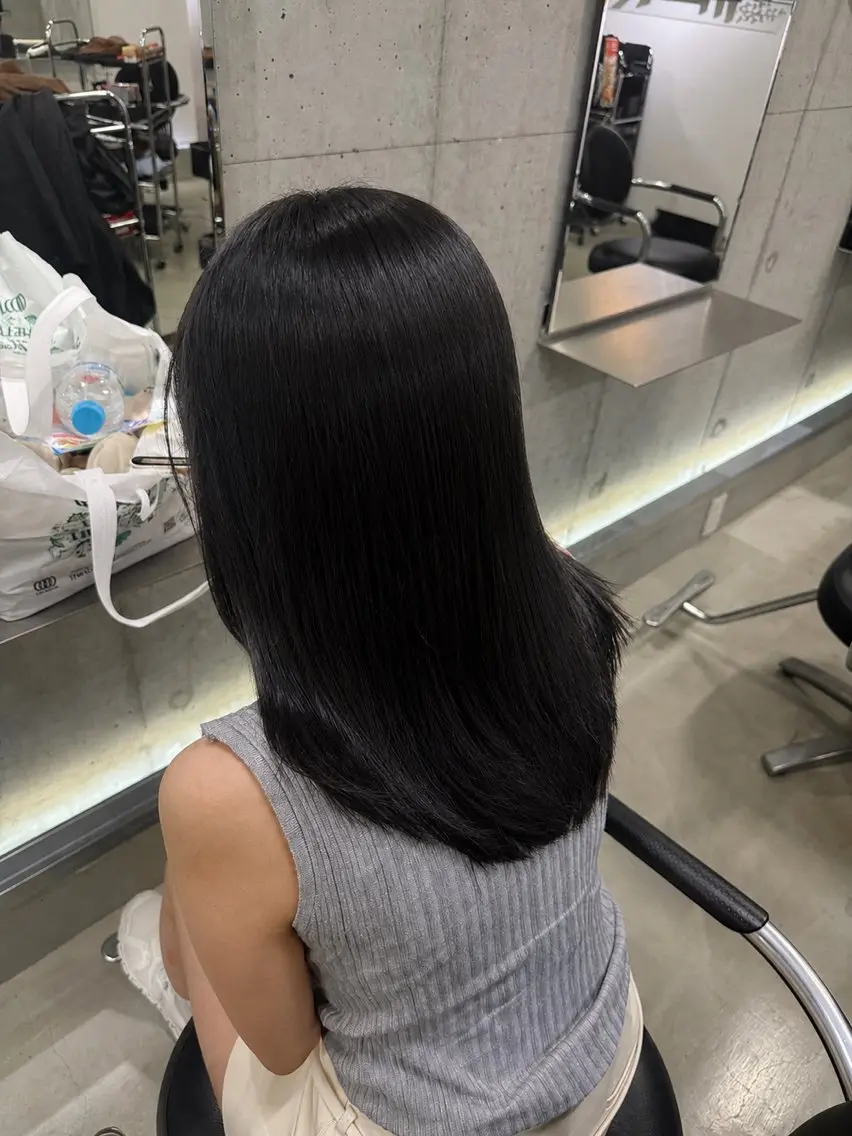 カラー 黒髪 ブルーカラー ブルーブラック ヘアカラー ゆず 新丸子/  武蔵小杉のヘアスタイル