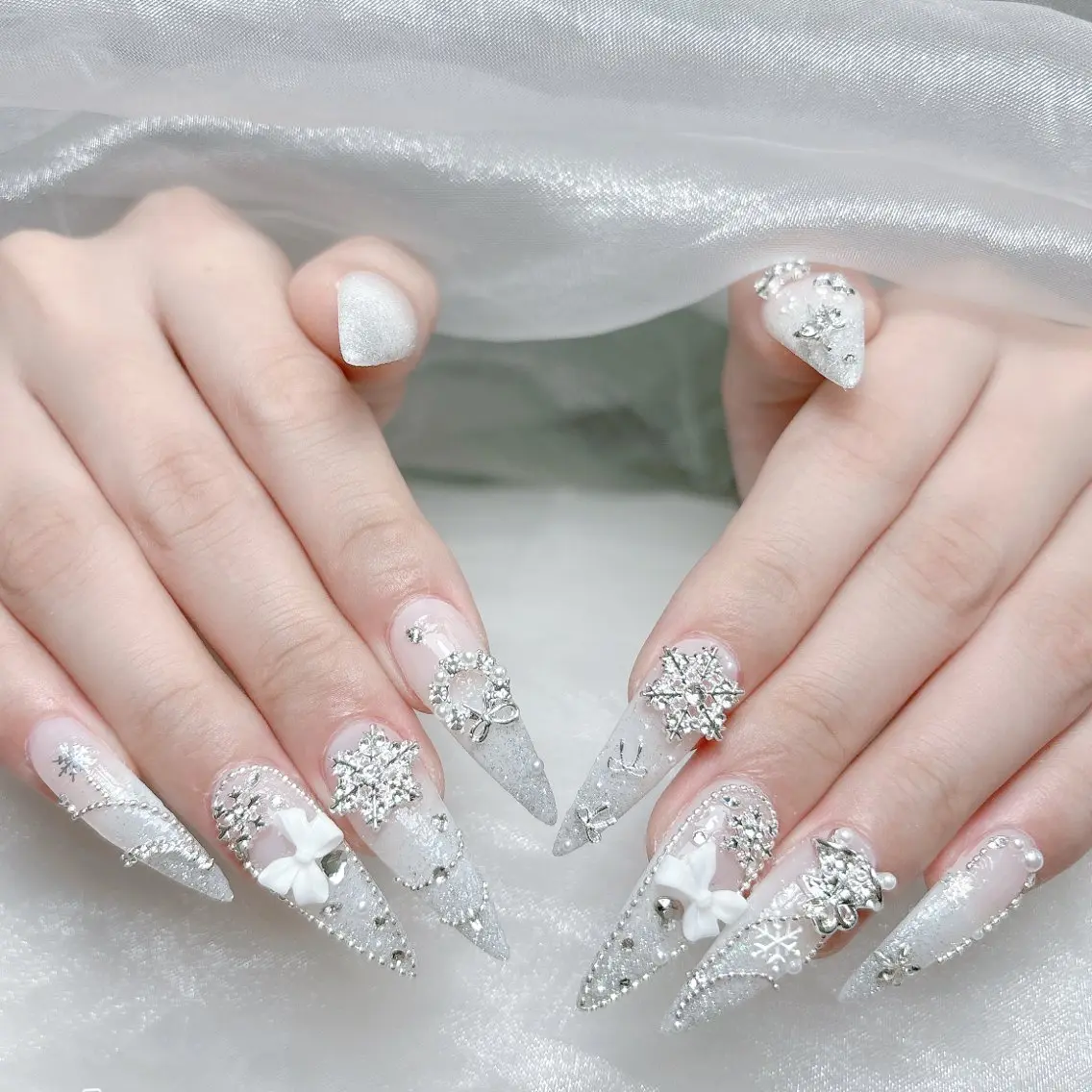 ネイル 成人式 ロングネイル マグネットネイル 大理石ネイル(マーブル) リボン ハンドネイル MoMoA Nail ネイル長さ出し専門店のネイルデザイン