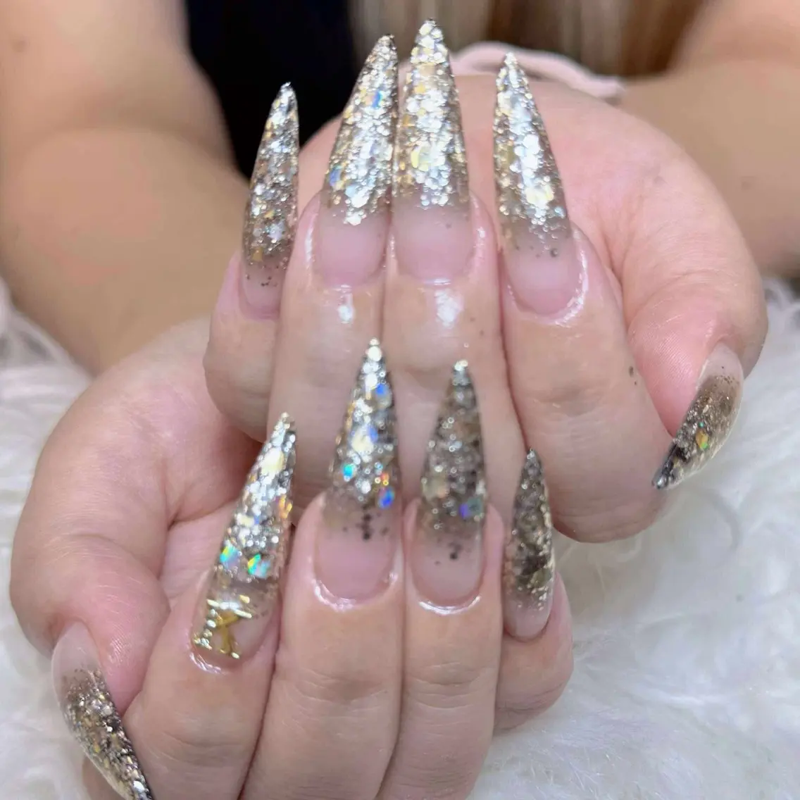 ネイル チークネイル 長さ出し フレンチネイル ジェルネイル ガラスフレンチ ハンドネイル anh nail anne🤍のネイルデザイン