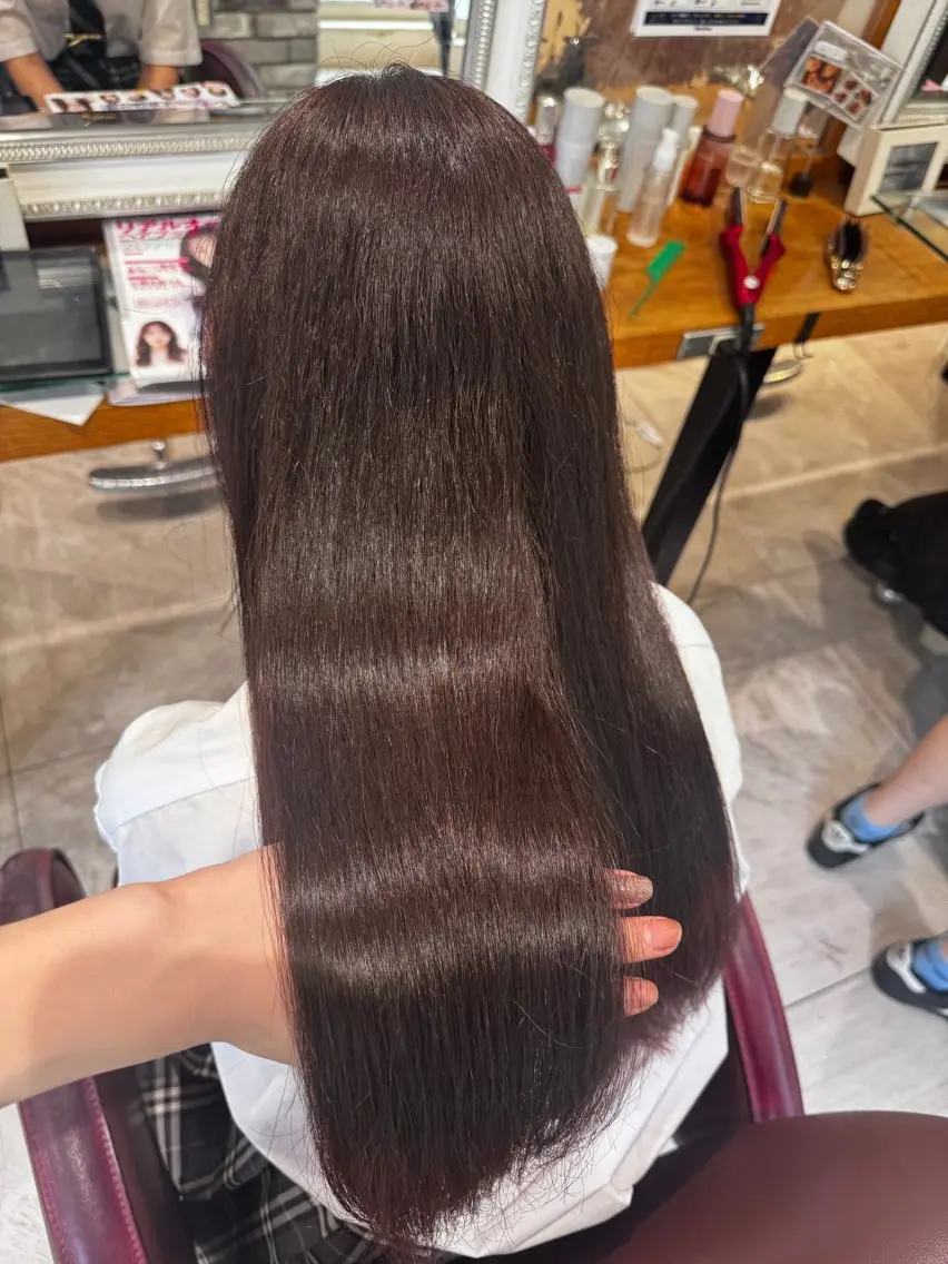 ロング カラー 三留 愛未のヘアスタイル