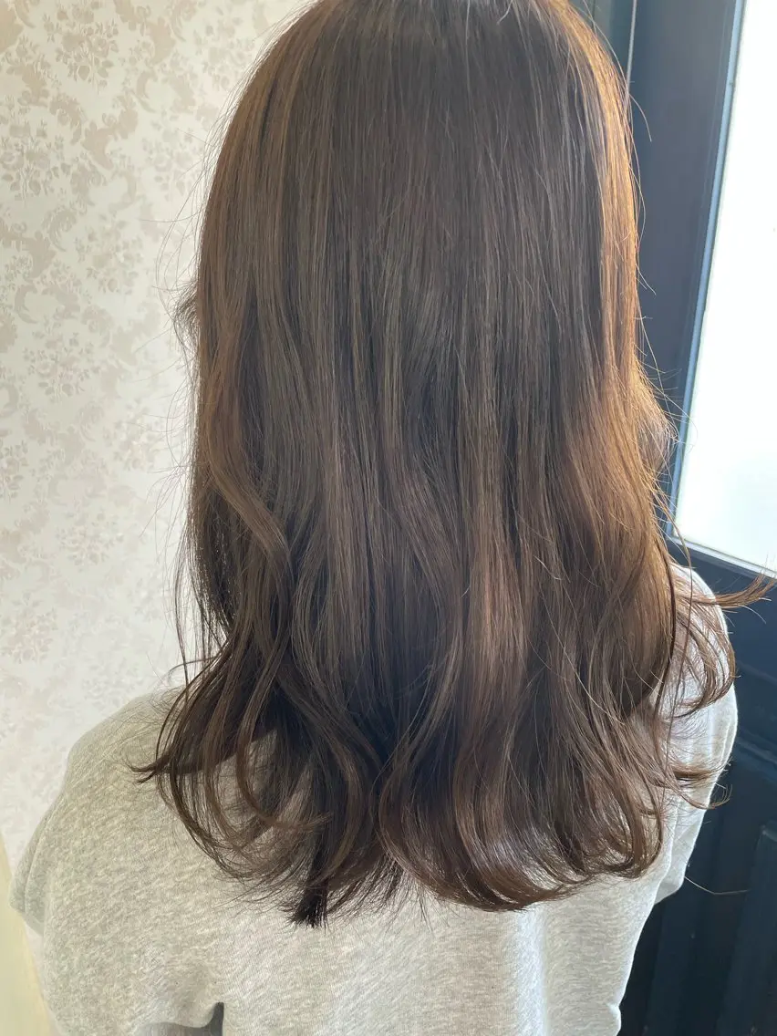 セミロング ヒヨシ ルナのヘアスタイル