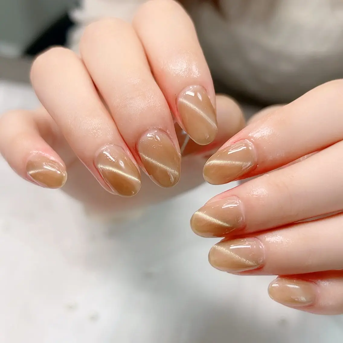 ネイル アートネイル ブラウン ゴールド ラメ(グリッター) マグネットネイル ハンドネイル Cute Tips nailのネイルデザイン