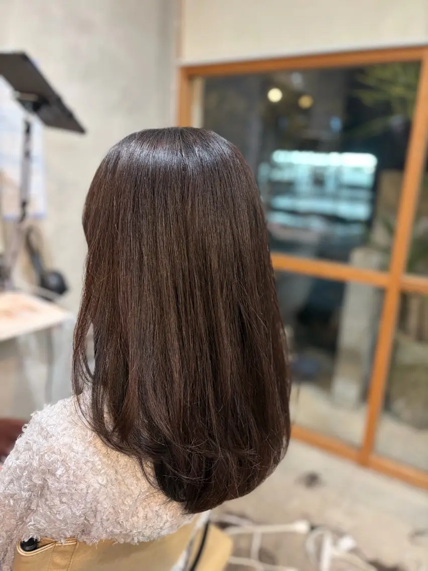 ロング カラー ブラウンカラー チョコレートブラウン ヘアカラー momoka オリーブ/ベージュのヘアスタイル
