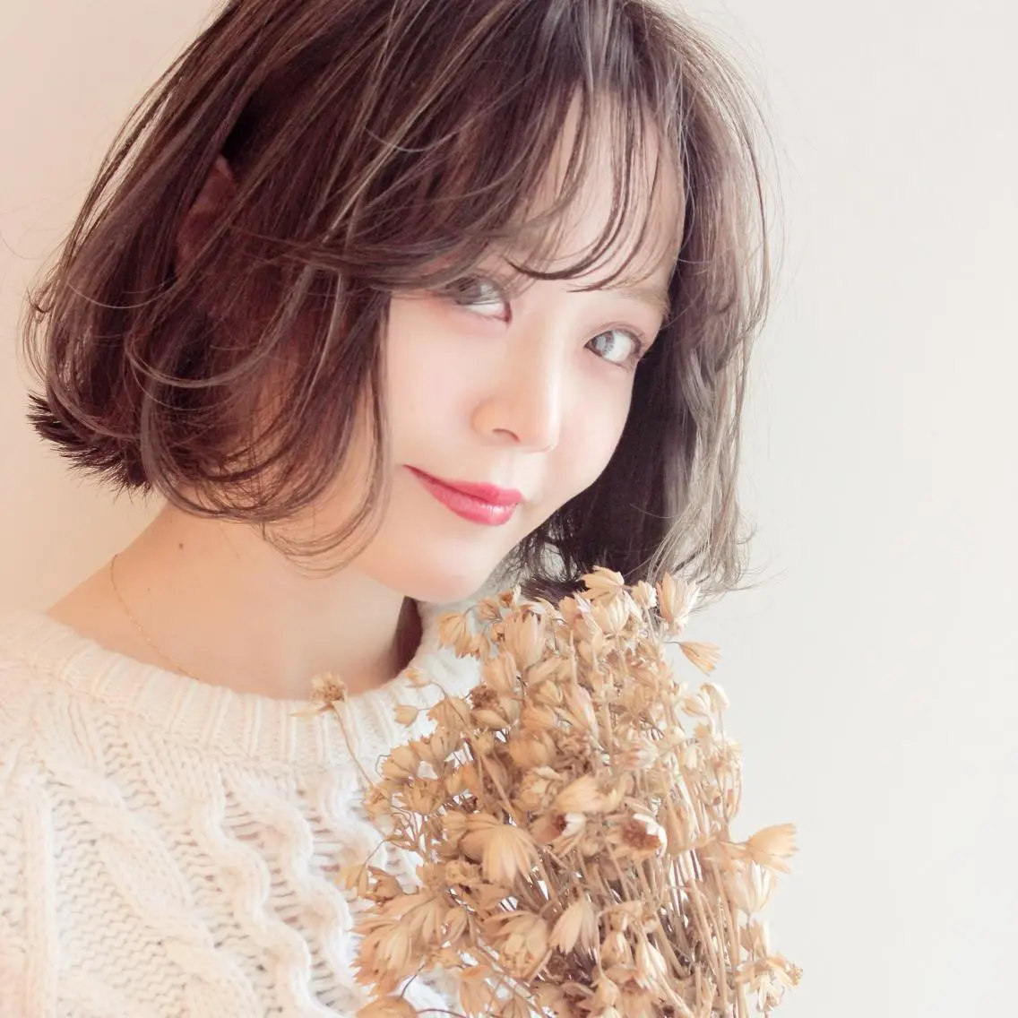 ミディアム ボブ 髪質改善 韓国風ヘア シースルーバング 小顔カット ヘアカラー トリートメント 🌹ハッシュカット、 レイヤー韓国ヘア🌹のヘアスタイル