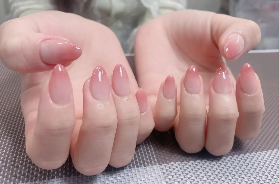 ネイル チークネイル 長さ出し フレンチネイル グラデーション キラキラネイル 中野駅から2分 MEO NAILのネイルデザイン