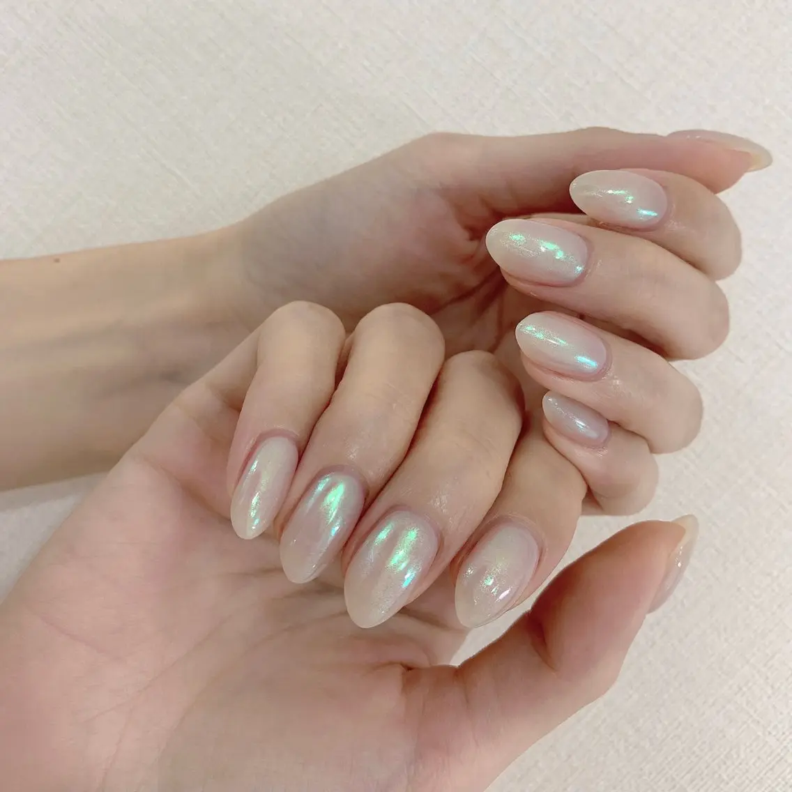 ネイル ミラーネイル シンプルネイル 春ネイル ワンホンネイル Rainbow Nailのネイルデザイン