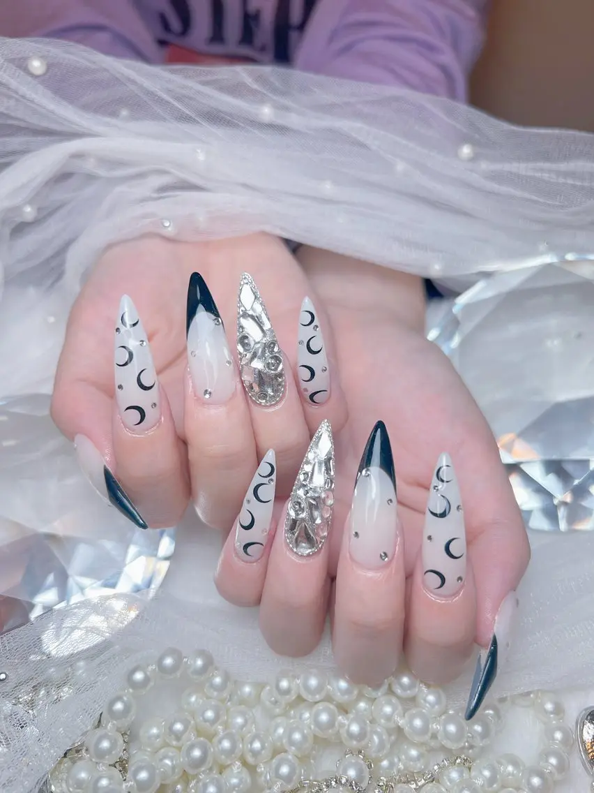 ネイル アートネイル オーロラネイル チークネイル 長さ出し フットネイル Miya _nailのネイルデザイン