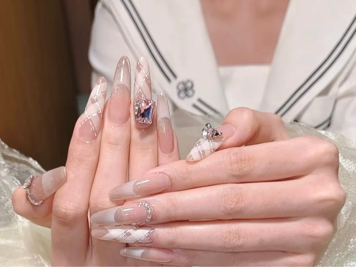 ハンドネイル D-BEAUTY Nailsalonのネイルデザイン