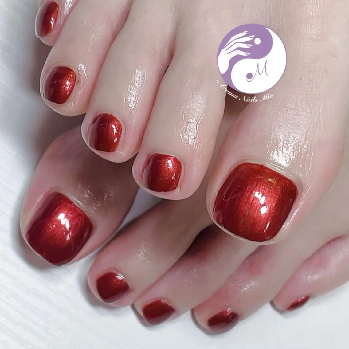 ネイル フットネイル 赤色 フットネイル .Nails Mio 赤羽西ネイルサロンのネイルデザイン
