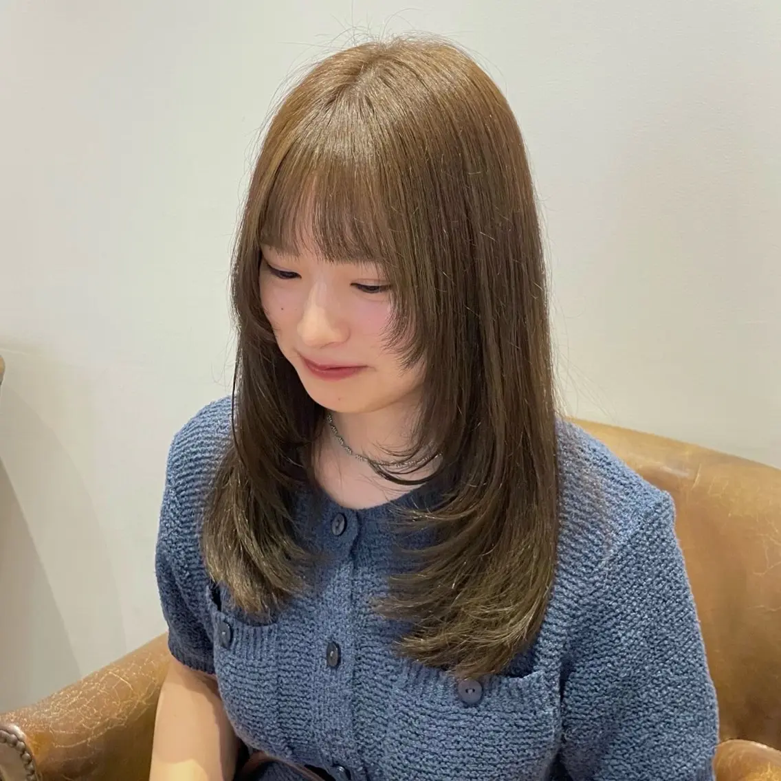 セミロング カット ヘアカラー 透け感カラー/レイヤ ーAI🪽🩵のヘアスタイル