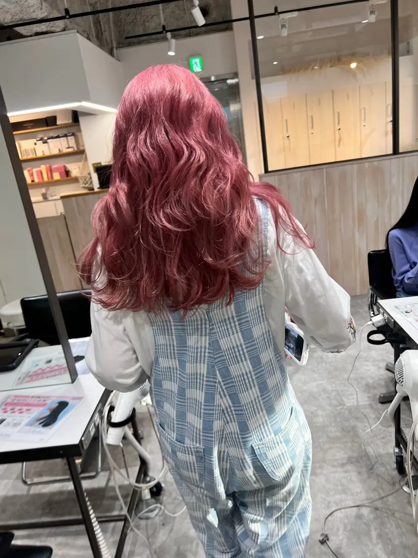 ロング カラー ピンクカラー カット ヘアカラー トリートメント #ブリーチカラー Akihoのヘアスタイル
