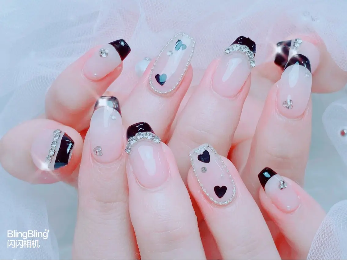 ネイル オーロラネイル チークネイル 長さ出し フットネイル フレンチネイル NaNa nailのネイルデザイン