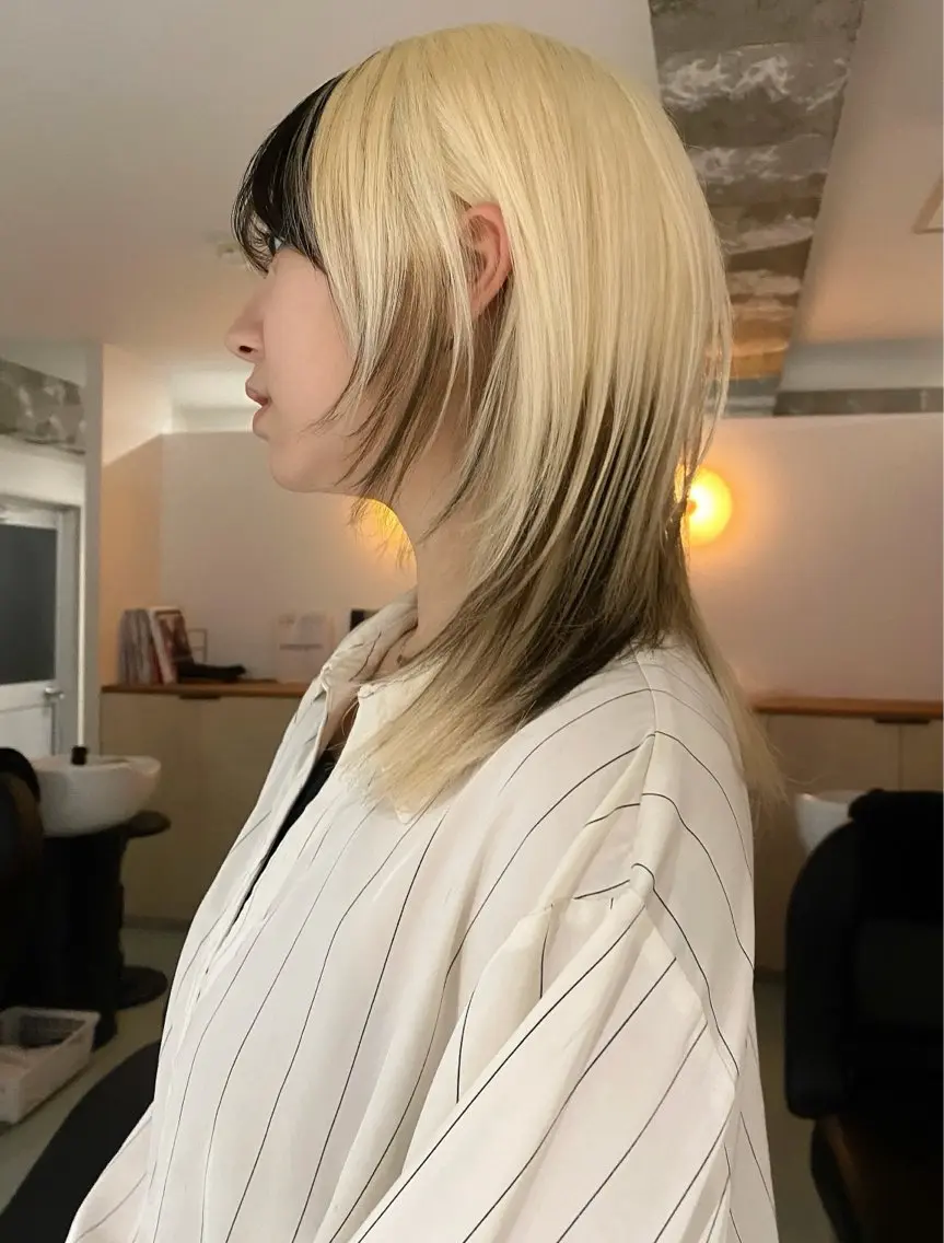 ミディアム カラー ヘアカラー トリートメント ナホ/ハイトーン/ デザインカラーのヘアスタイル