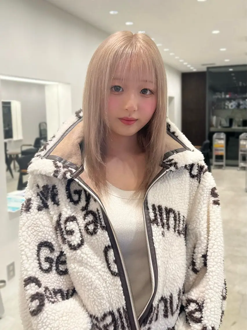 ミディアム ヘアカラー 羽鳥 菜々子のヘアスタイル