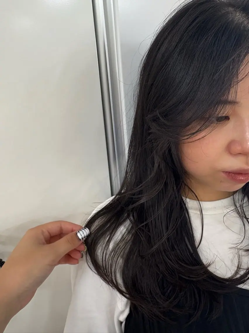 ロング 顔まわりレイヤー 顔周りカット 外国人風カラー ハイライト レイヤーカット CREA渋沢 モデル募集🌺アイナのヘアスタイル