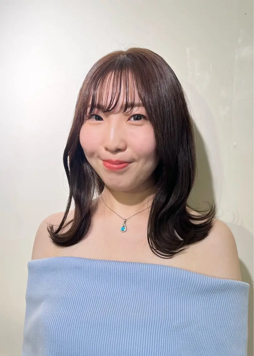 セミロング 外ハネヘア 縮毛矯正/ 屋宜　輝のヘアスタイル