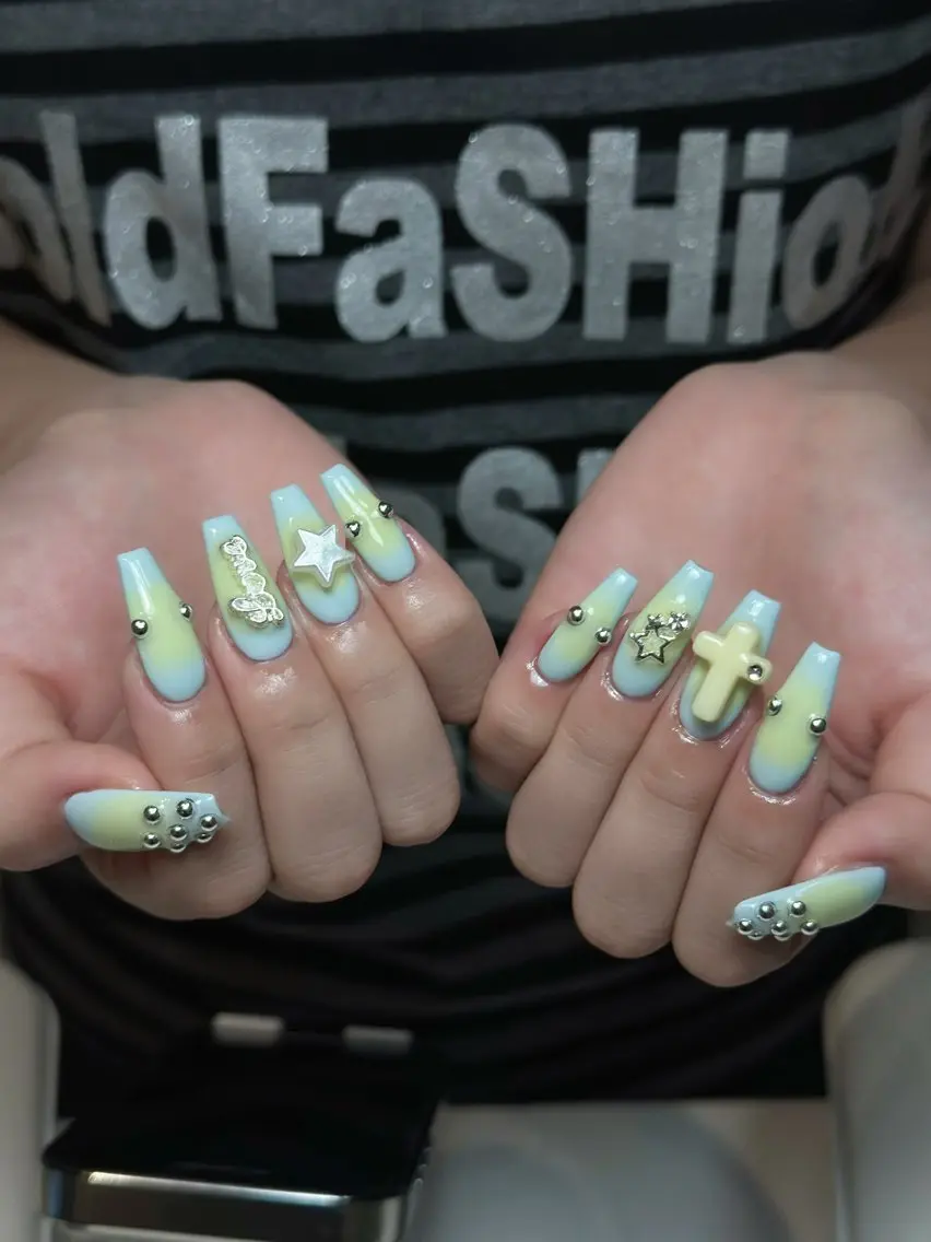ネイル チークネイル ドット フレンチネイル グラデーション ハート ハンドネイル Julli NailStudioのネイルデザイン