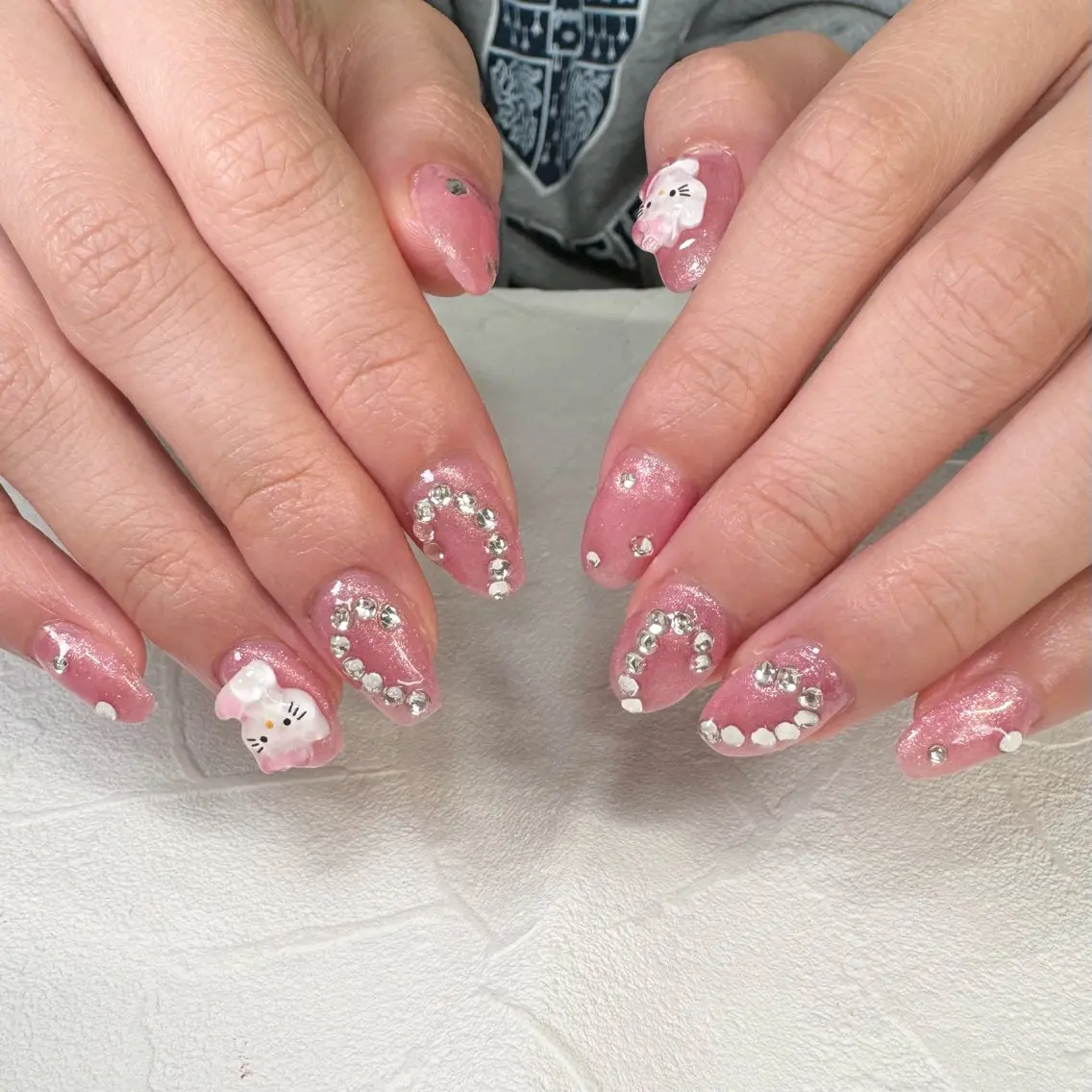 ネイル バレンタイン RIEKO🍒 ワンホン♡推しネイルのネイルデザイン