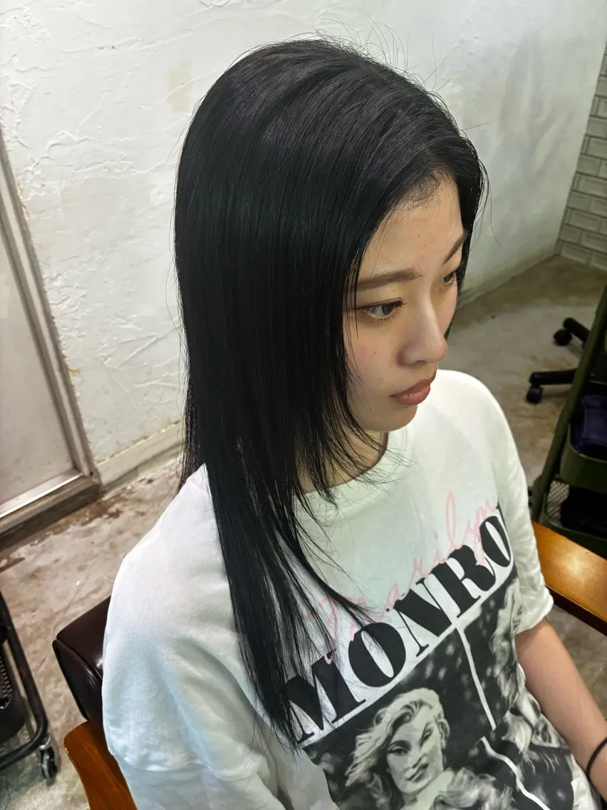 セミロング ヘアカラー トリートメント 佐藤 芽衣のヘアスタイル