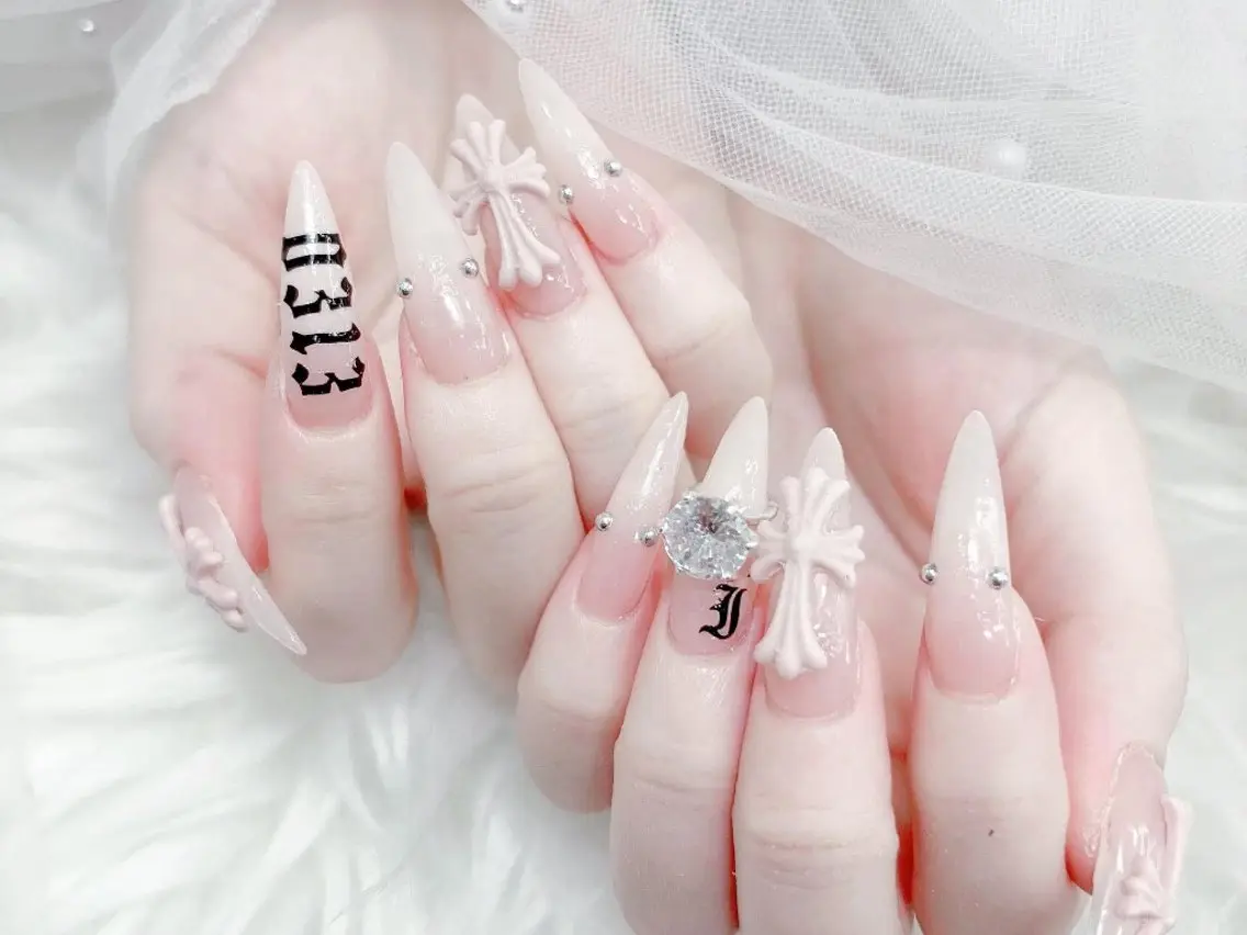 ネイル 長さ出し 韓国ネイル スカルプネイル ワンホンネイル ハンドネイル ハンドケア MUNI🎀 NAIL のネイルデザイン