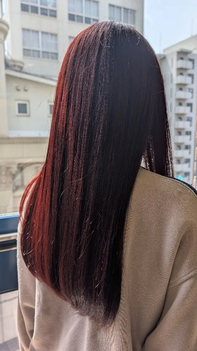 カラー ロング ブリーチ ブリーチなしカラー レッドカラー カット ヘアカラー トリートメント 諸麦 有泉のヘアスタイル