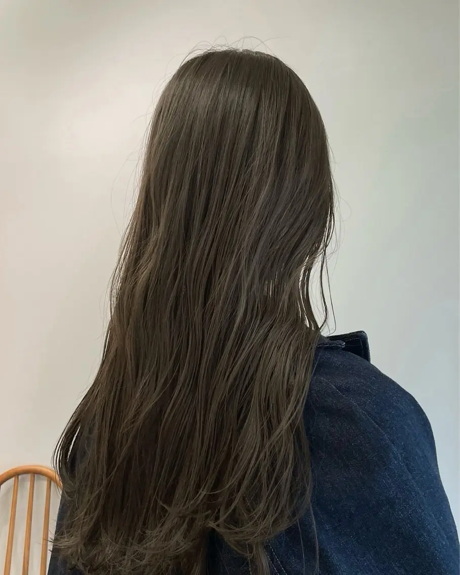ロング カラー ベージュカラー 透明感カラー オリーブベージュ ヘアカラー ヘッドスパ 安藤 琢真のヘアスタイル