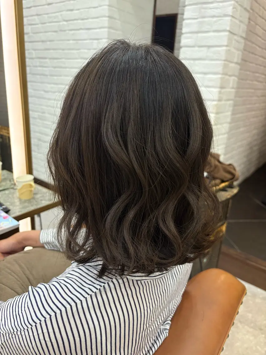 ミディアム カラー アッシュ アッシュブラウン ブラウンカラー 透明感カラー ヘアカラー 湯浅 菜月のヘアスタイル