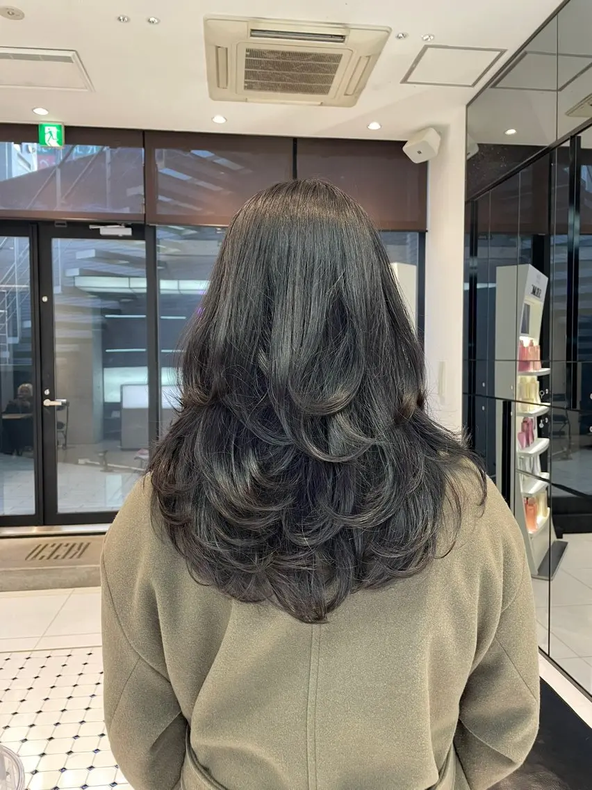 ロング レイヤーカット 【韓国❤️海外ヘア】 AYAKAのヘアスタイル