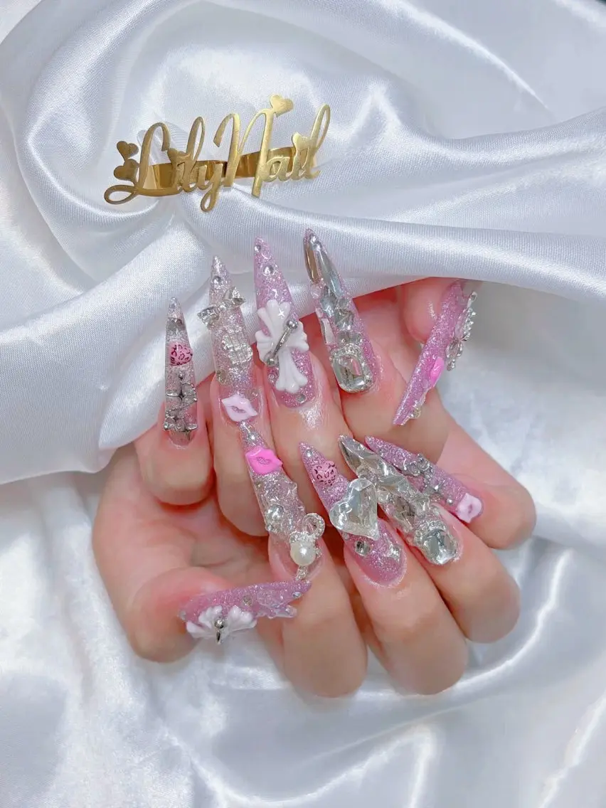 ネイル ハンドネイル KIRA LILYのネイルデザイン