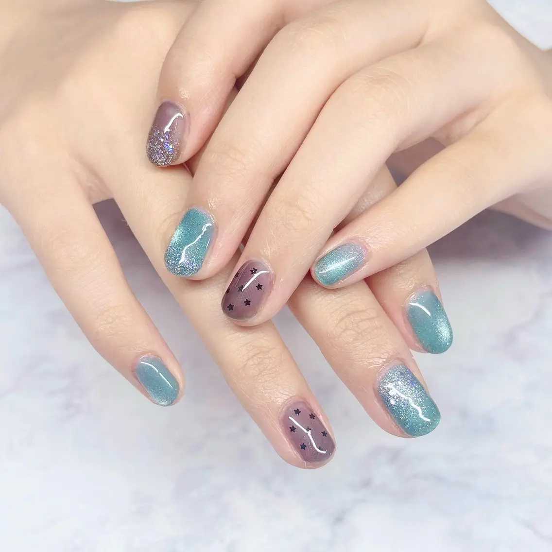 ネイル ホログラムネイル マグネットネイル MYu Beauty Salon  MAIのネイルデザイン