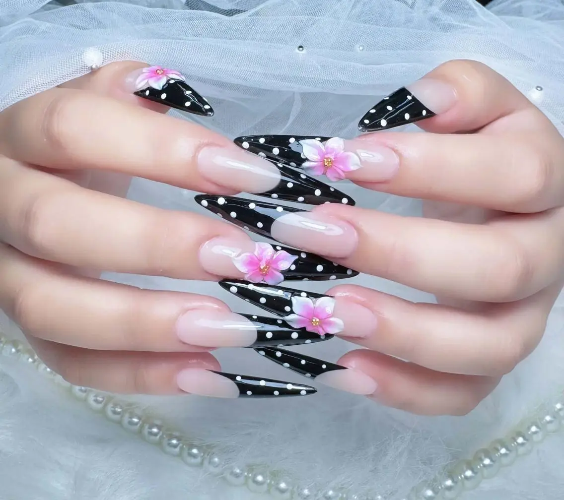 ネイル アートネイル ジェルネイル 韓国ネイル ロングネイル 持ち込み ハンドネイル Luna Nail.Novaのネイルデザイン