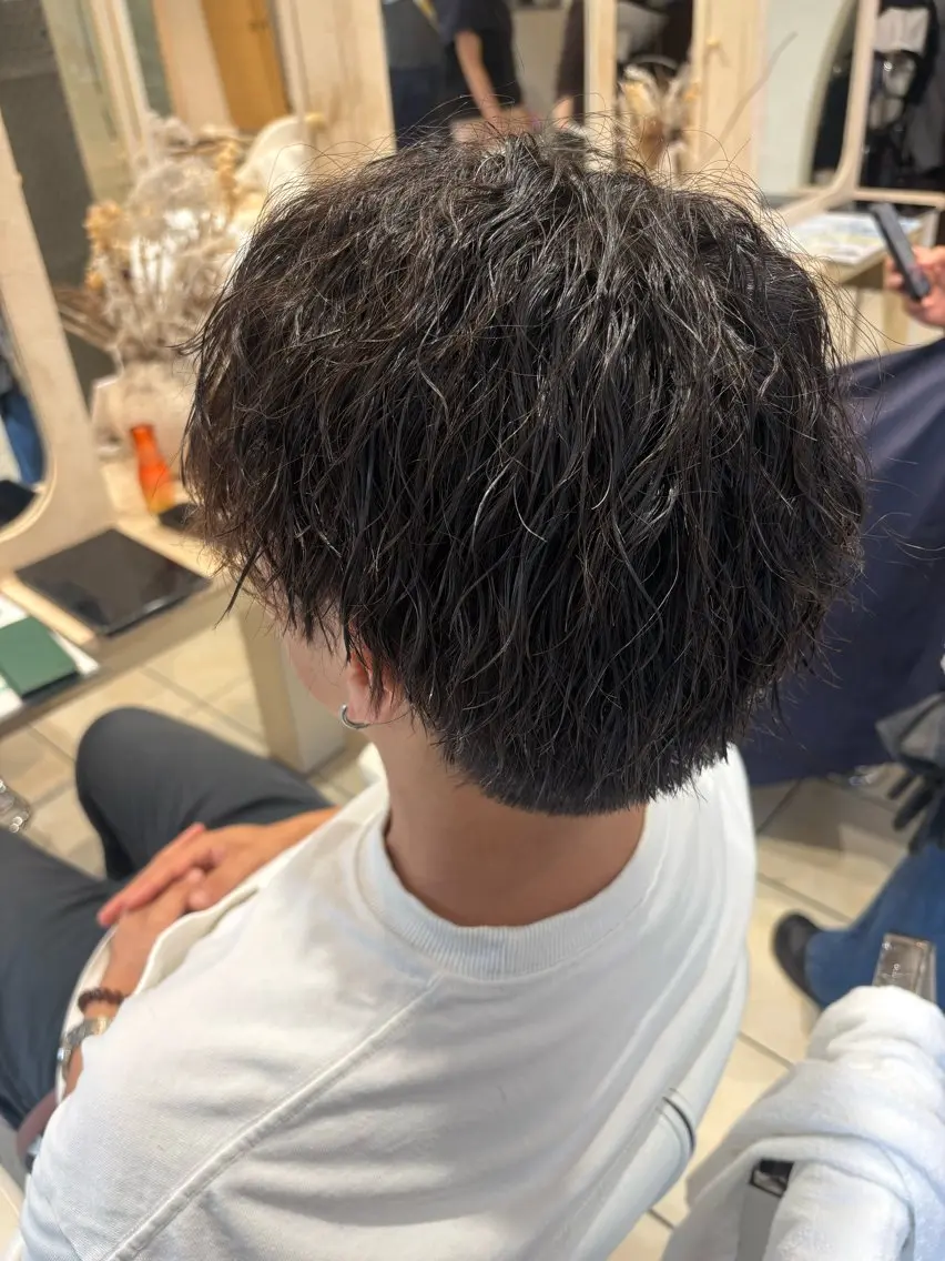 パーマ メンズ 小峰 利樹のヘアスタイル