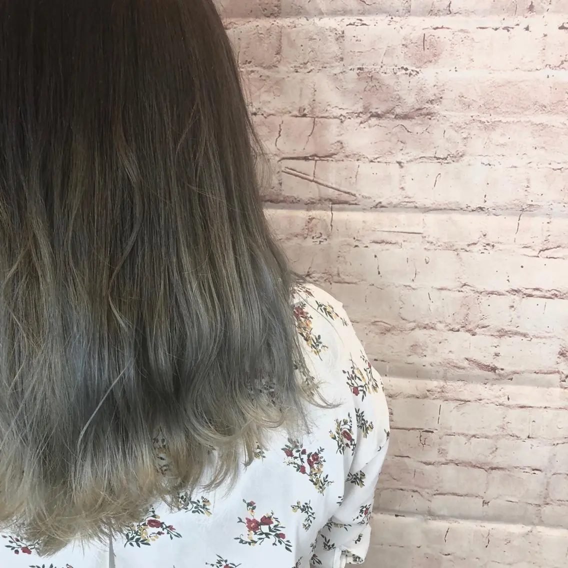 セミロング カラー ヘアアレンジ ブリーチ グラデーションカラー 【美髪のお医者さん】 髙橋真理奈💉🌟のヘアスタイル