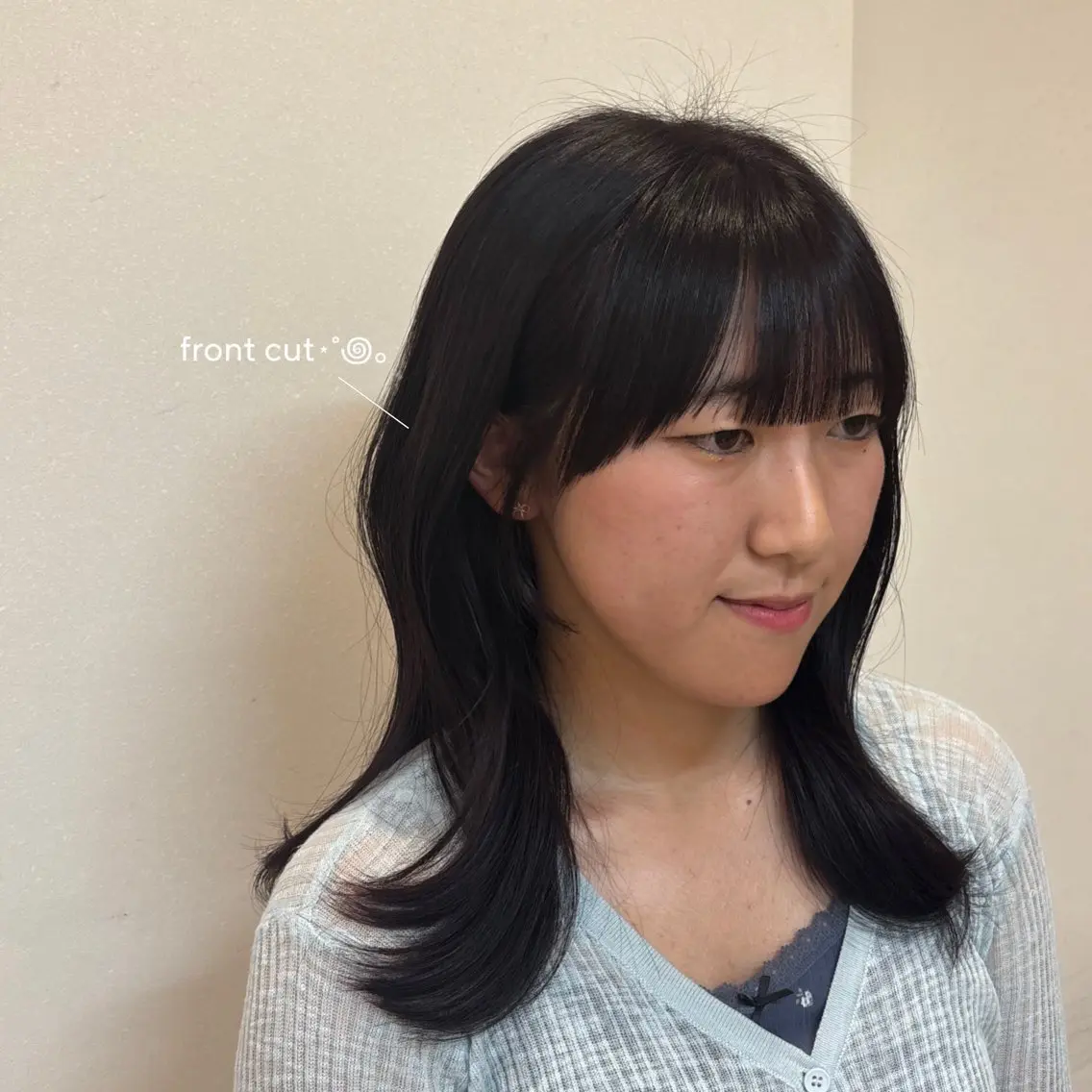 セミロング 顔周りカット 🩶透明感カラー🩶 ミズキのヘアスタイル