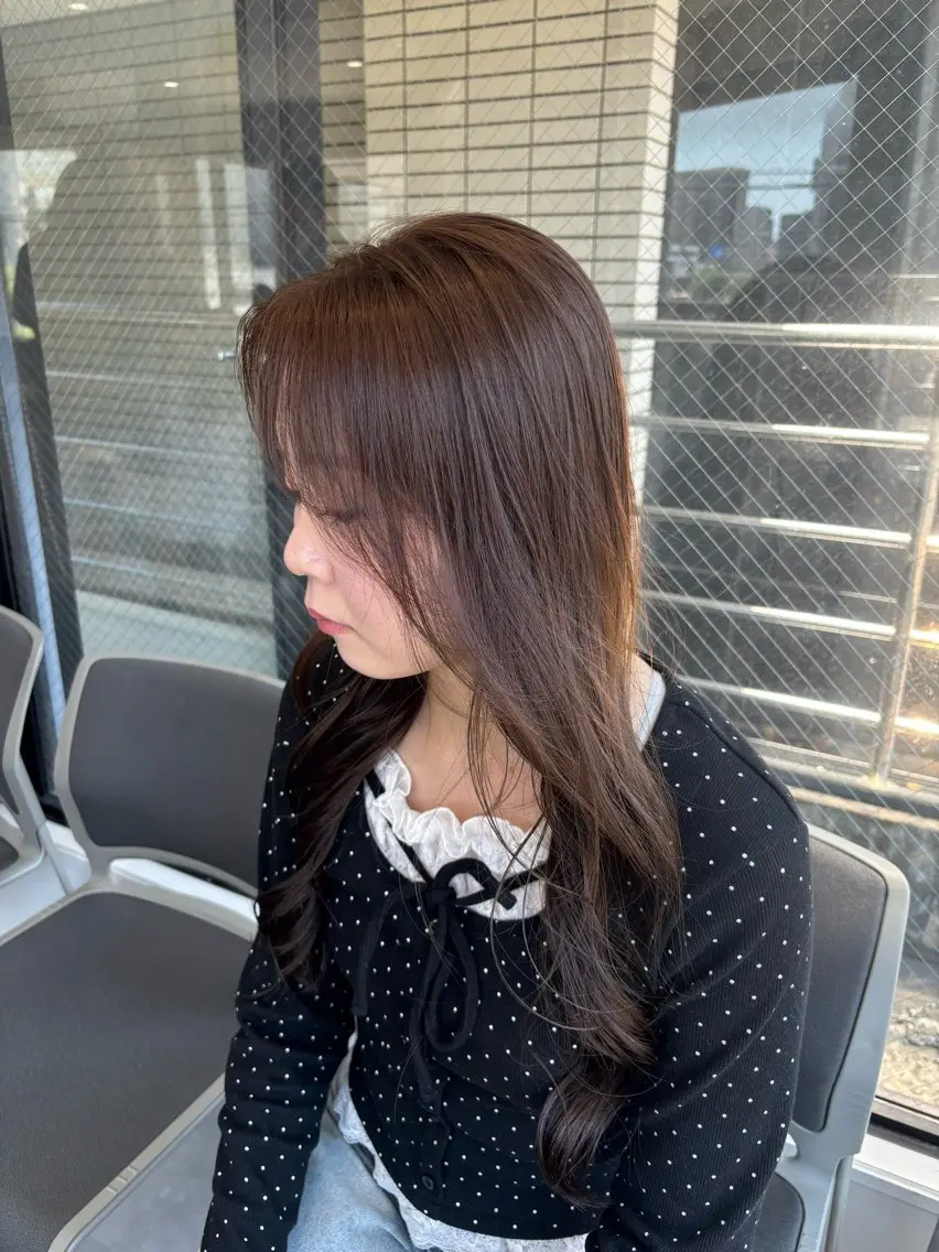 ロング カラー 浦川 麗美のヘアスタイル
