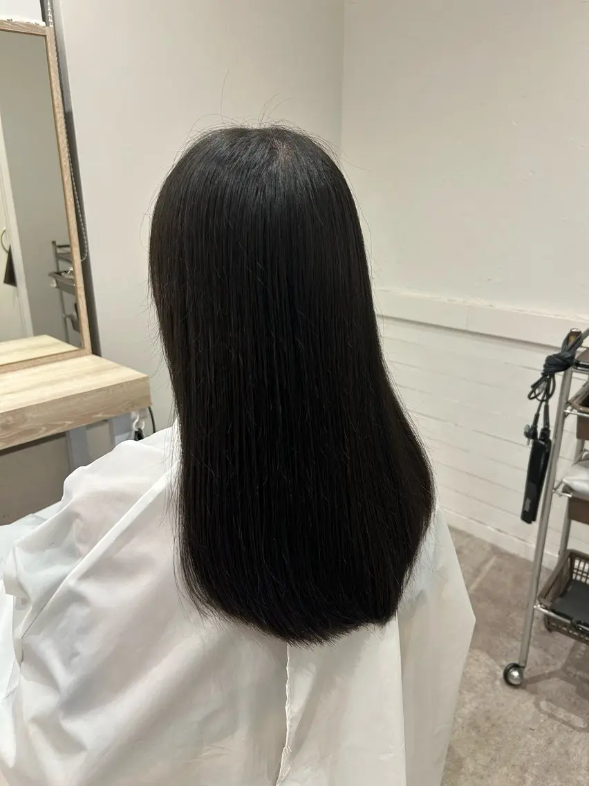 セミロング カット ヘアカラー トリートメント Kurumi リトル渋谷のヘアスタイル