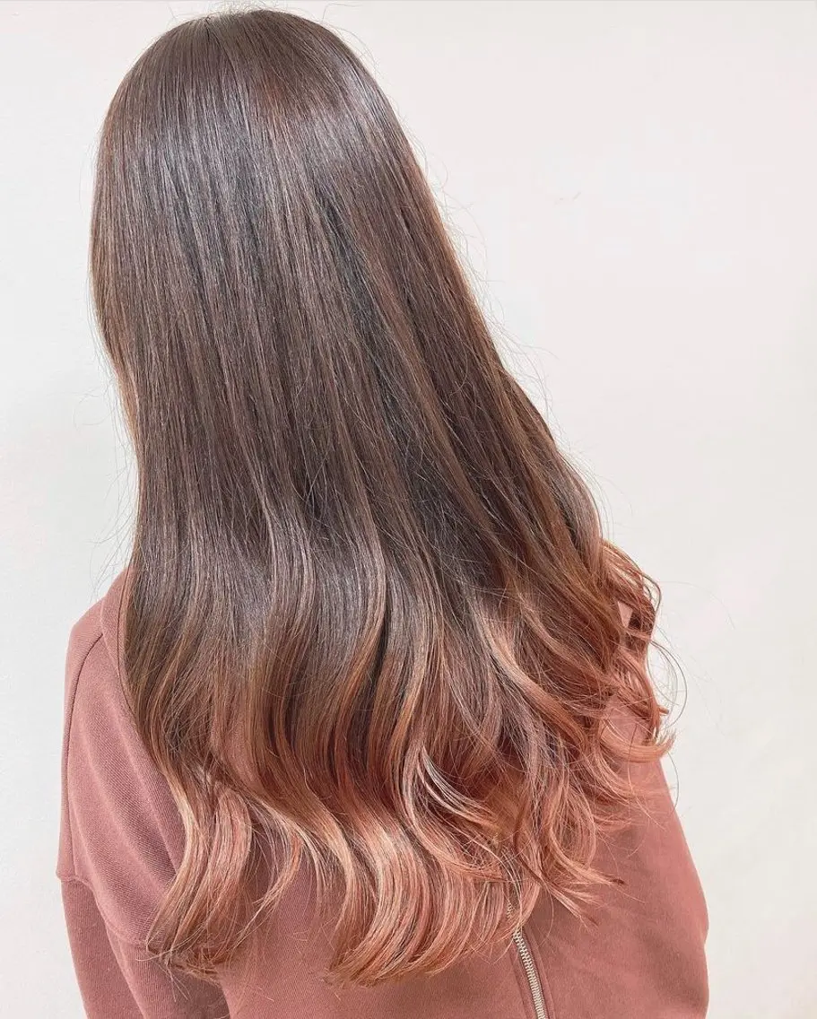 ロング カラー ブリーチ Tomo's､､､ Misakiのヘアスタイル