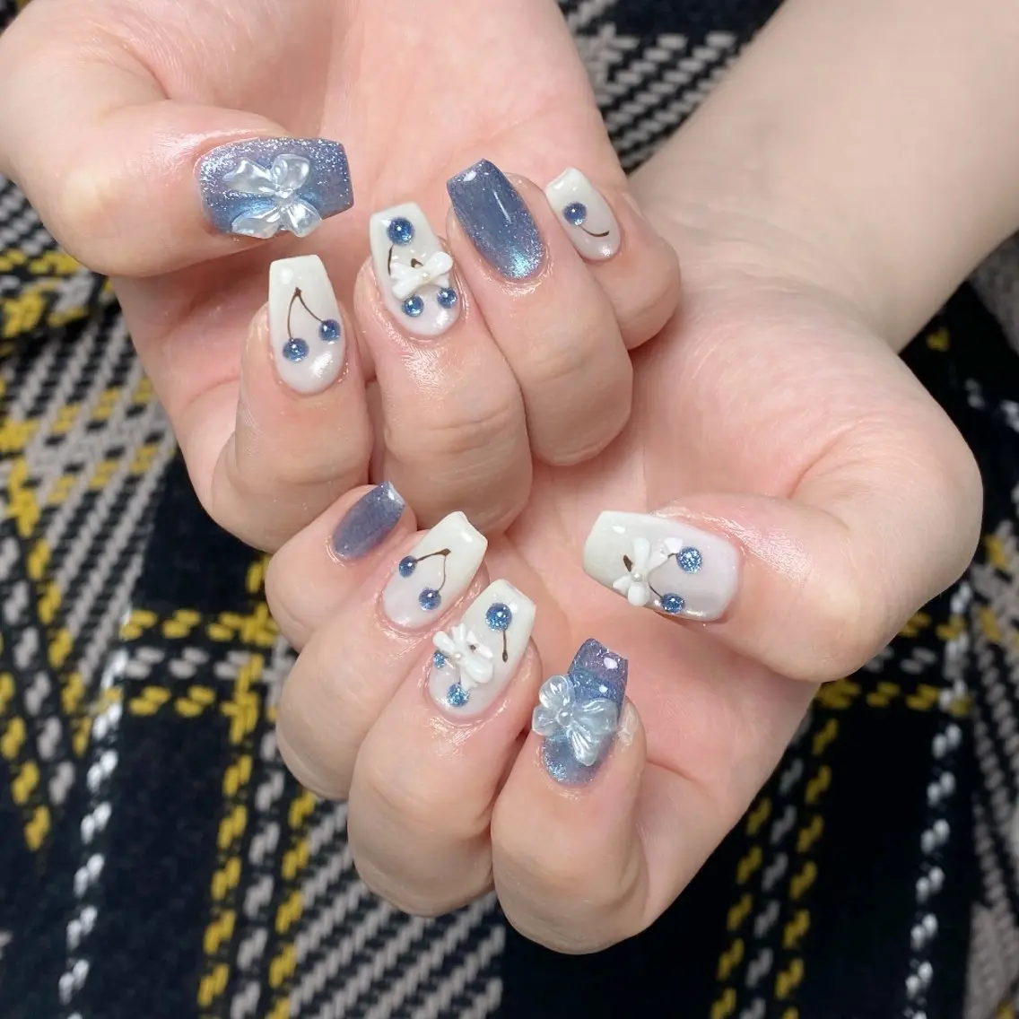 ネイル チークネイル フレンチネイル ジェルネイル ガーリー キラキラネイル ハンドネイル UM Nail Salonのネイルデザイン