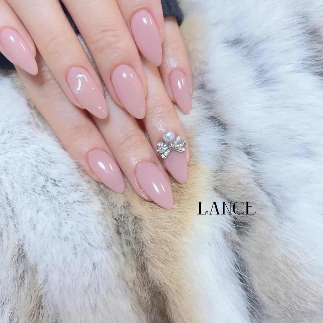 ネイル オーロラネイル フットネイル フレンチネイル グラデーション キラキラネイル Lance nailのネイルデザイン