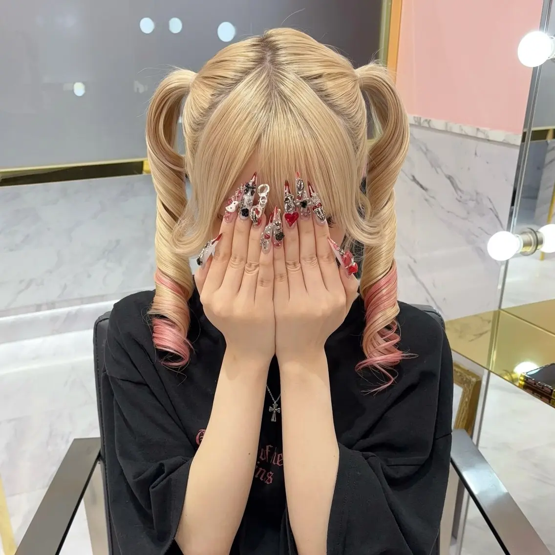 ヘアアレンジ エクステ LOUIS しおりのヘアスタイル