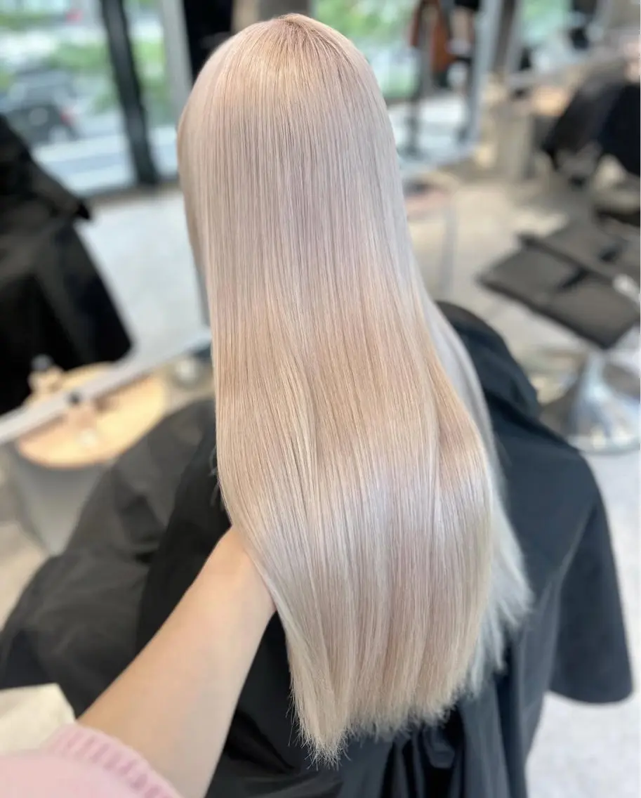 ロング カラー ヘアカラー トリートメント PELEハイトーン shinobuのヘアスタイル