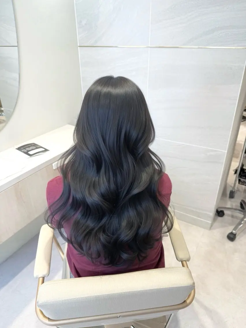 ロング カラー グレージュ イルミナカラー オリーブグレージュ オリーブグレー カット ヘアカラー トリートメント 透明感カラー🌿 グレージュ🐺陽介のヘアスタイル