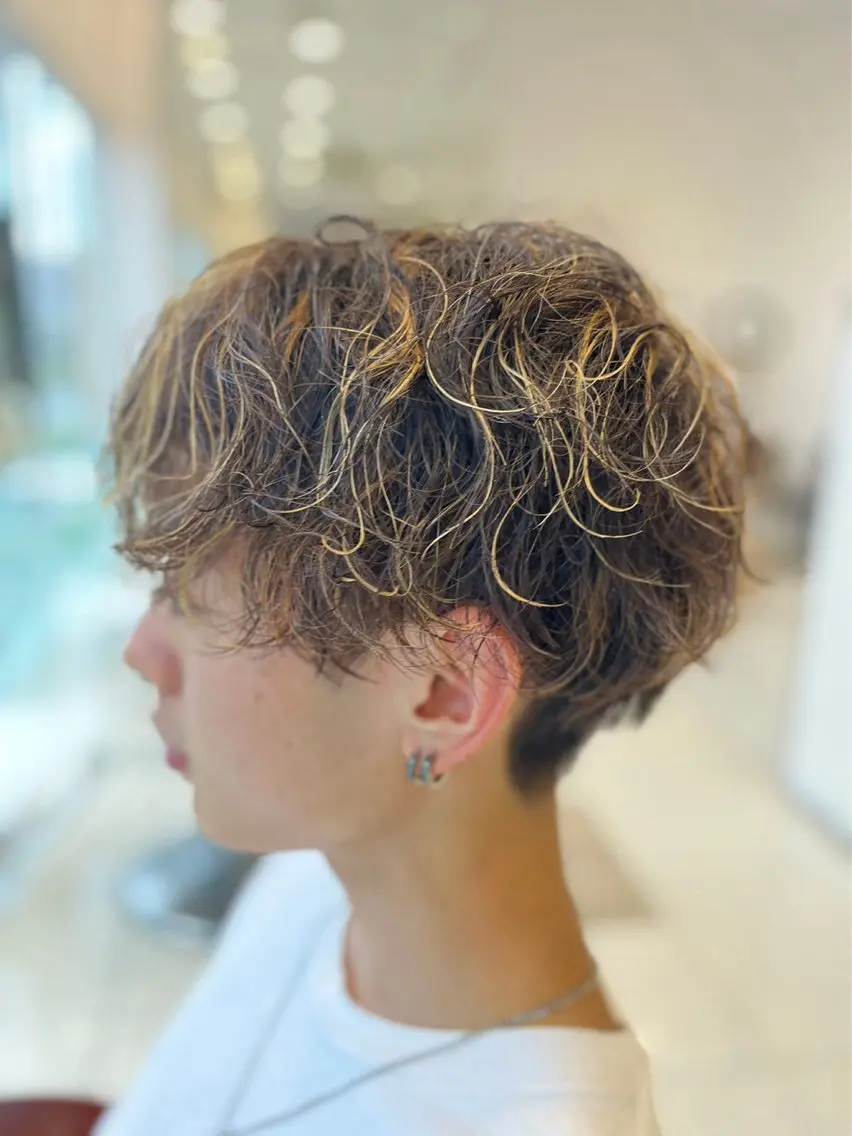 ショート カラー パーマ メンズ メンズメッシュ メンズパーマ メッシュ 鈴木 颯介のヘアスタイル