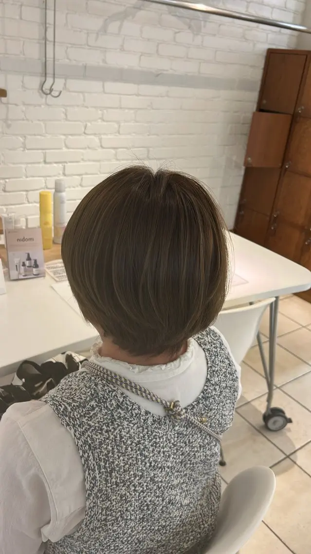 ショート カラー ブラウンカラー ショートヘア なかしま しおん🫧🩵のヘアスタイル
