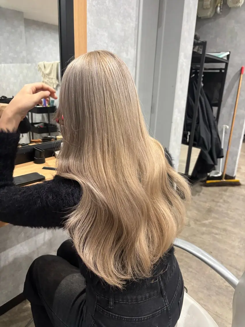 ロング カラー カット ヘアカラー トリートメント 🌐NATSUMI 🌐【寒色カラー】のヘアスタイル