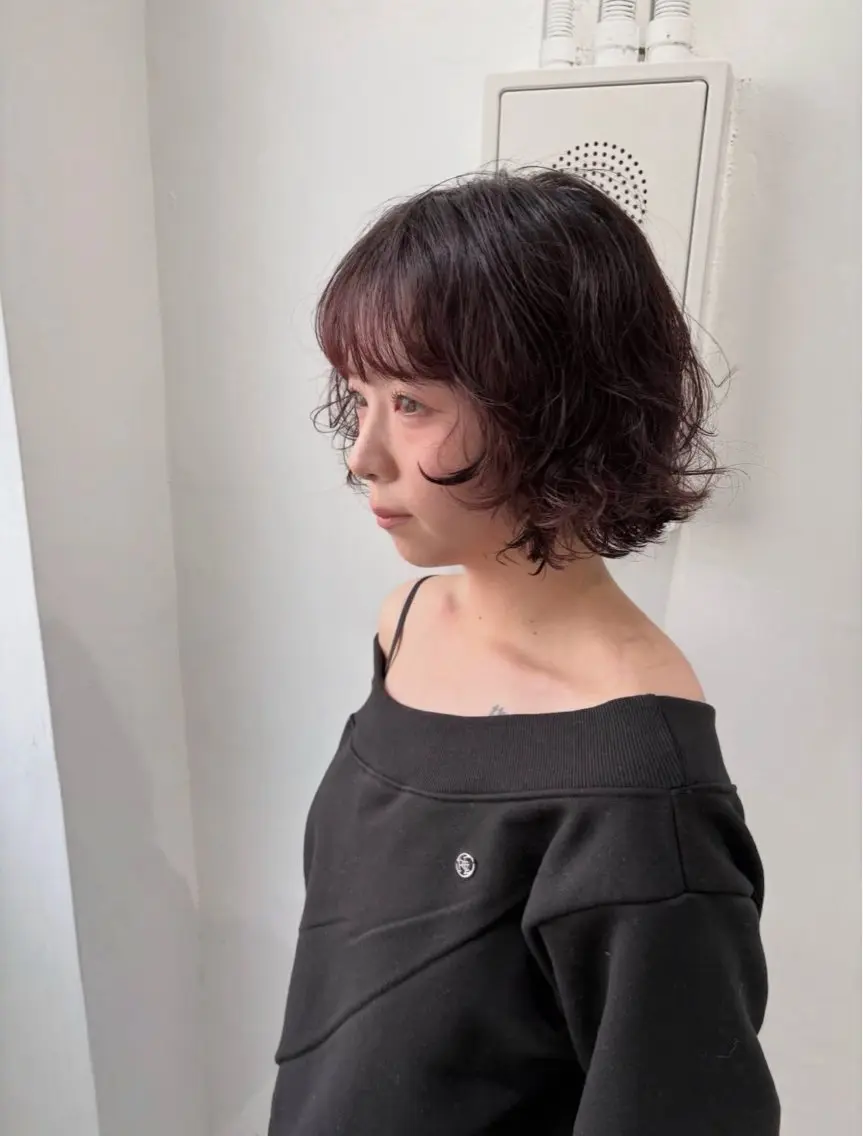 ショート ボブ 似合わせカット Muミュー/ブリーチ ハイトーン　Wカラーのヘアスタイル